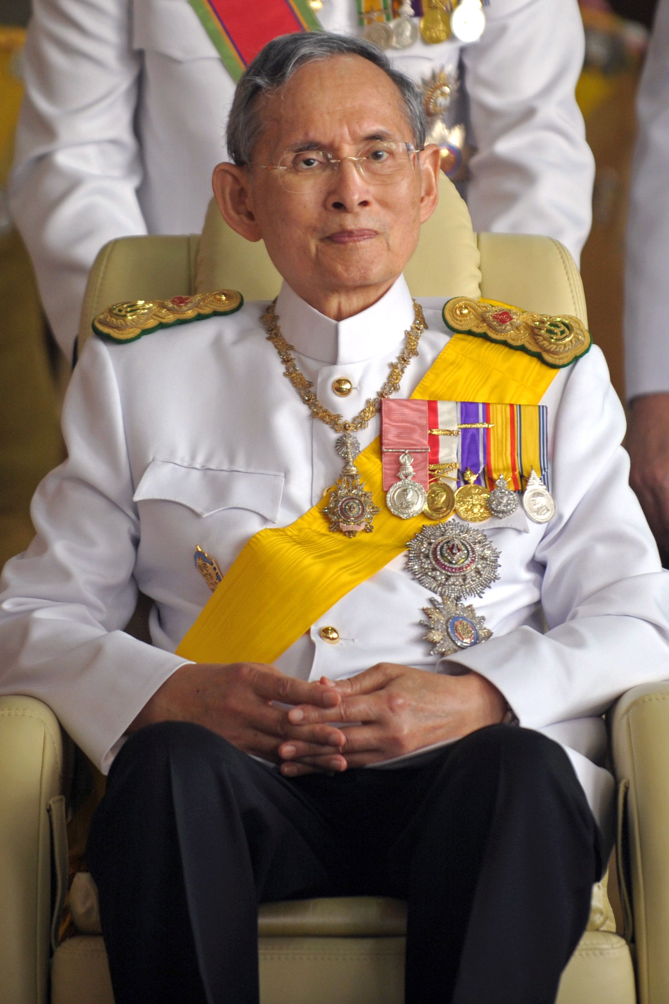صورة في 2010 بعد الاحتفال الملكي بمناسبة عيد ميلاده الـ 83
