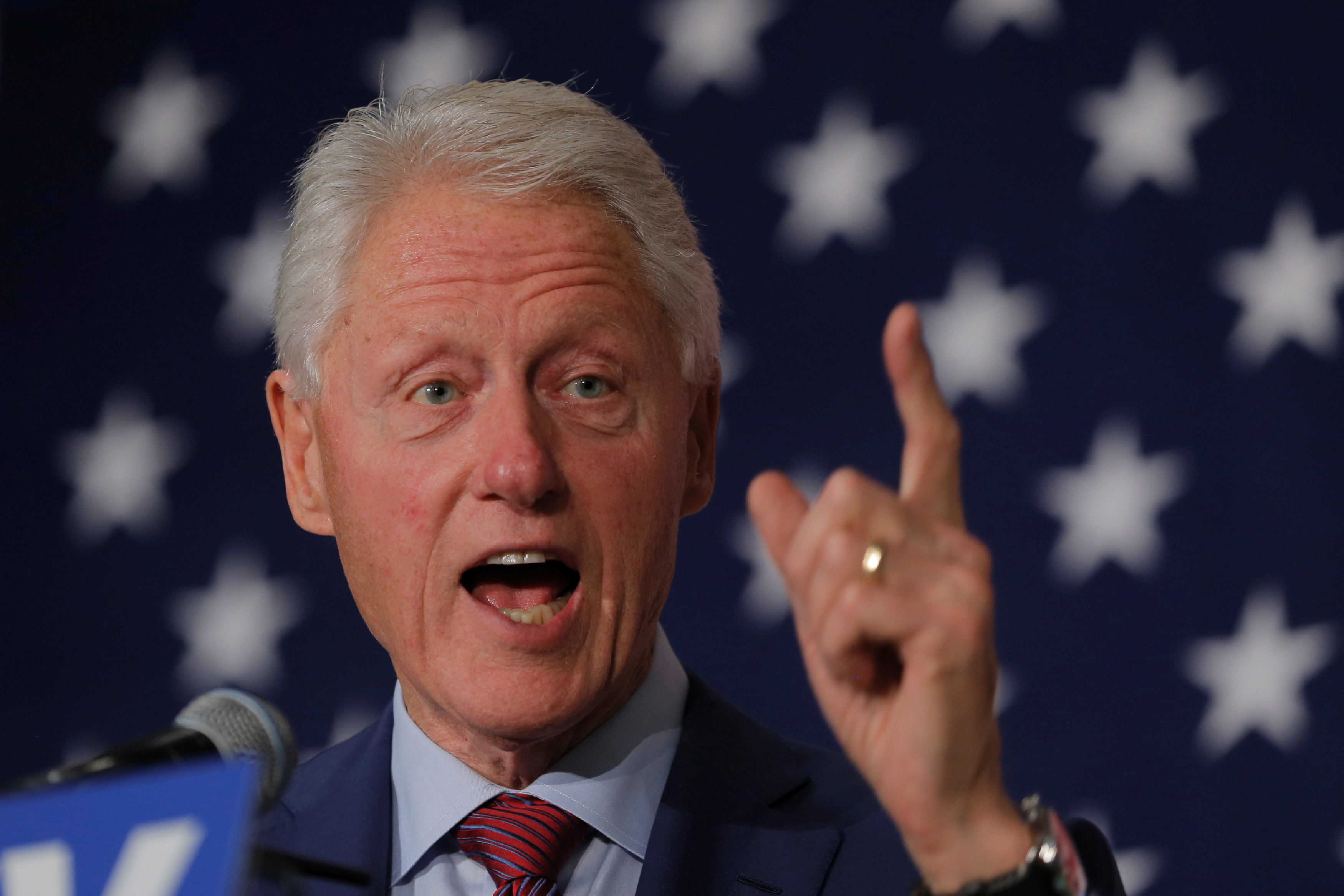 الرئيس الأمريكى الأسبق بيل كلينتون