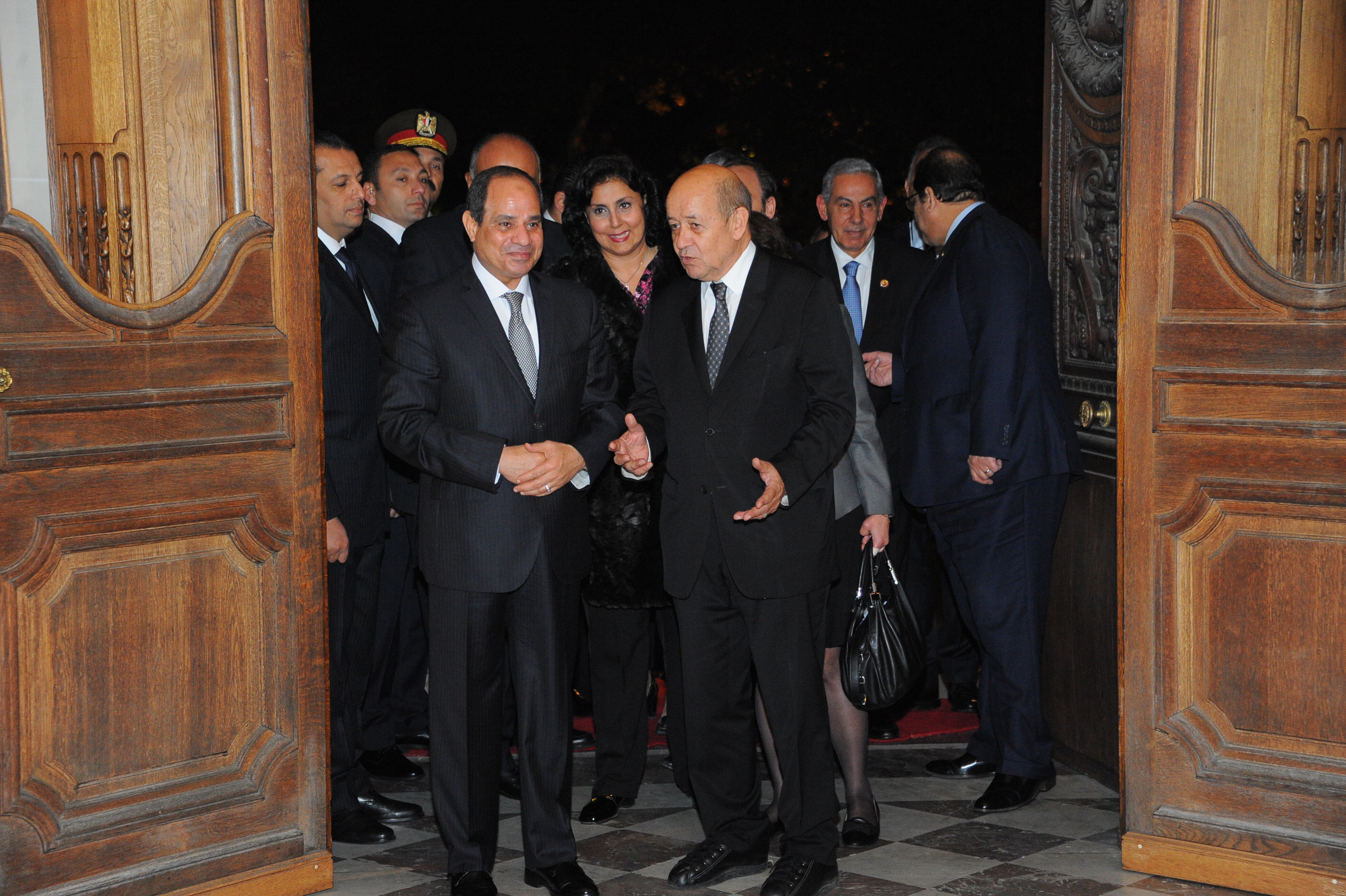 نقاش بين الرئيس السيسى ووزير خارجية فرنسا