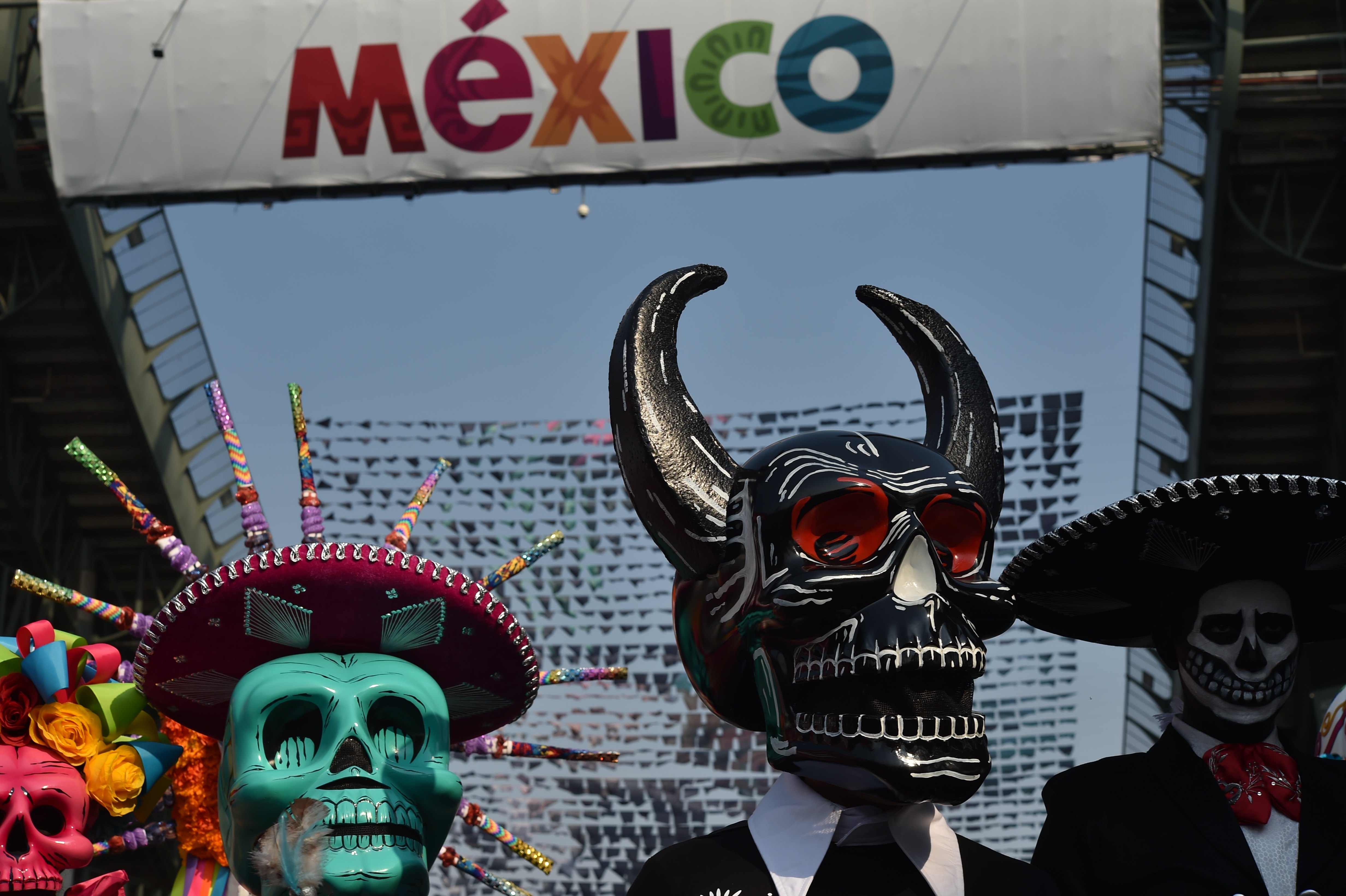يوم الموتى يذكر المكسيكيين بذويهم الذين رحلوا
