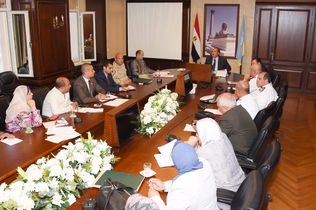 محافظ الإسكندرية يعقد اجتماع مع اعضاء الوحدة