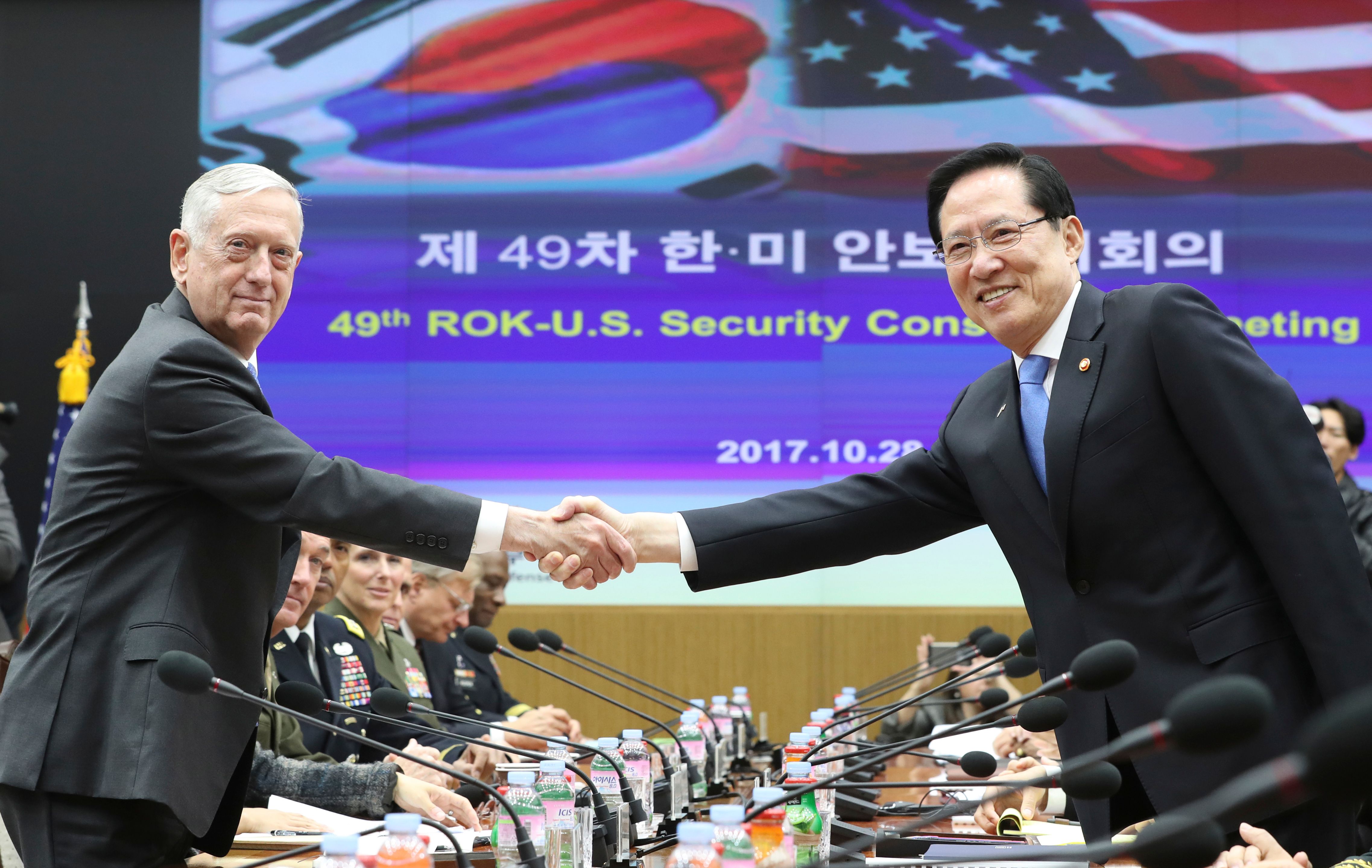 وزير الدفاع الأمريكى ونظيره الكورى الجنوبى