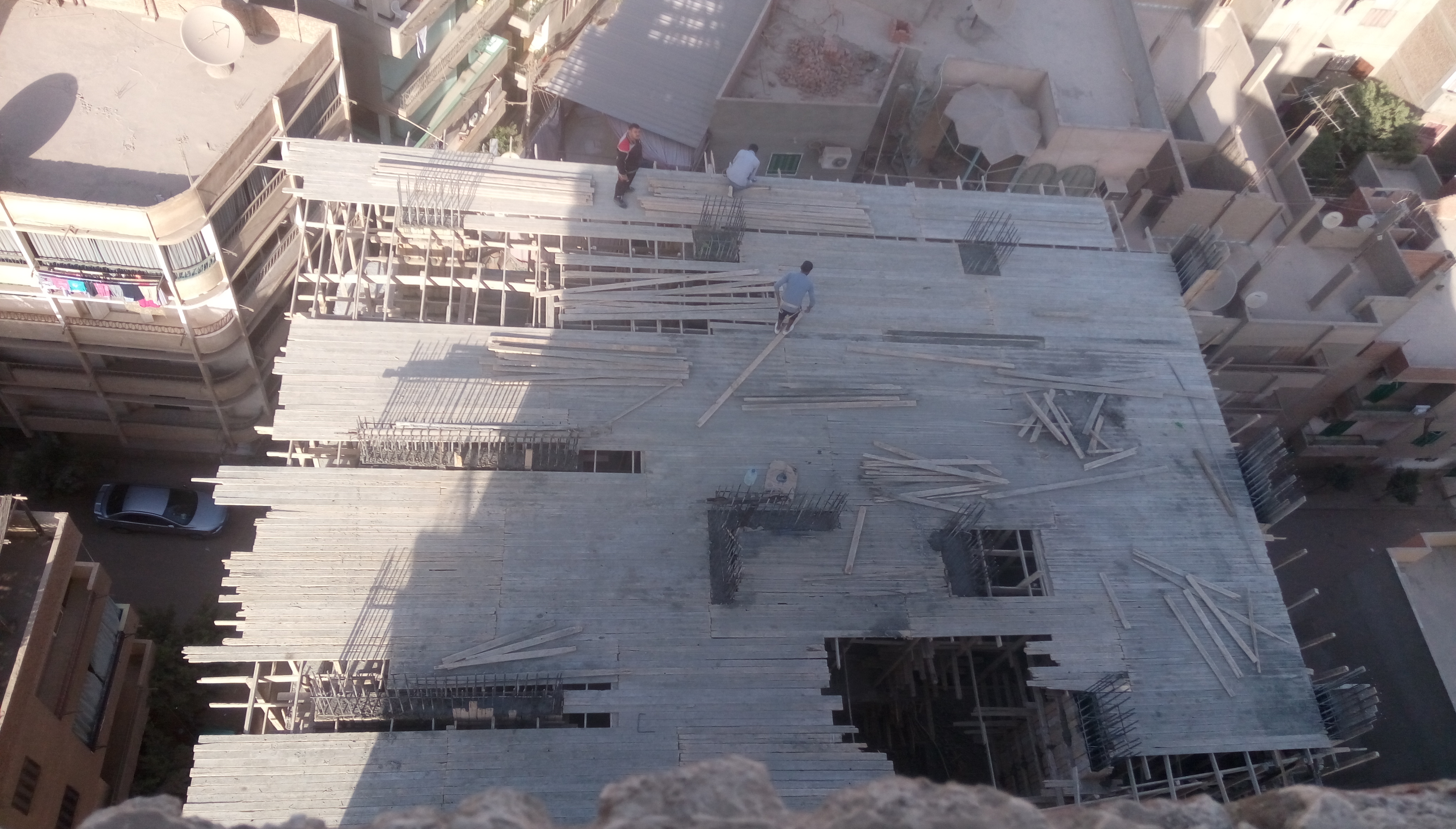 بناء عقار بمخالفة لرخص التصريح بمدينة الزقازيق (2)