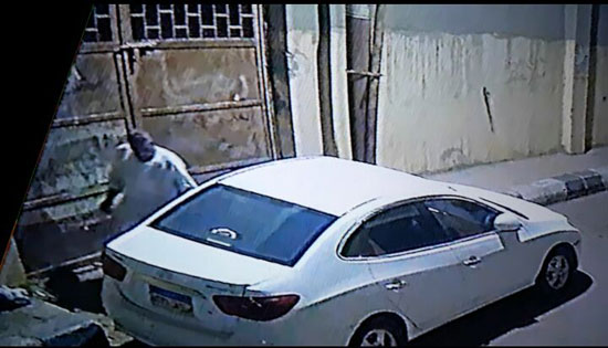 جانب من سرقة المتهم للسيارات بمدينة الأقصر