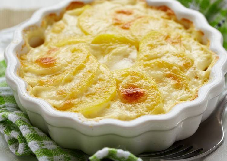 طريقة عمل صينية البطاطس بالشاميل (3)