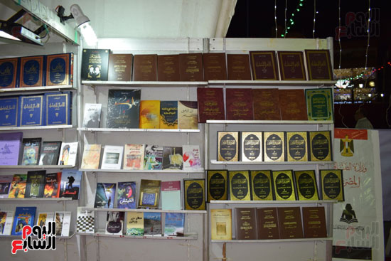 أبرز المجلدات لنجوم الادب التونسي معروضة بالاقصر