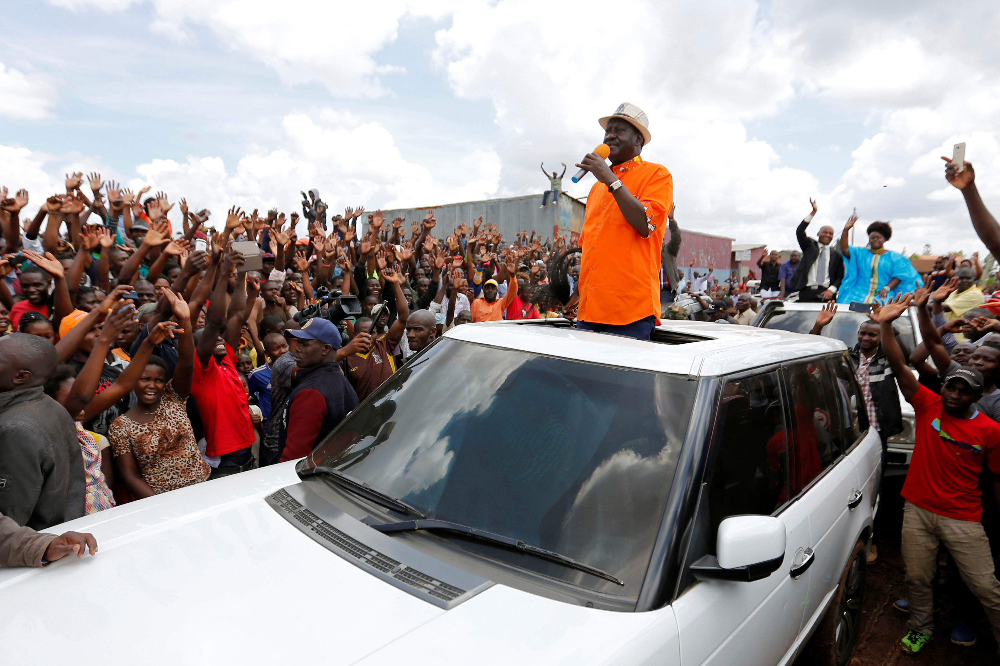 زعيم المعارضة الكينية يتحدث أمام أنصاره