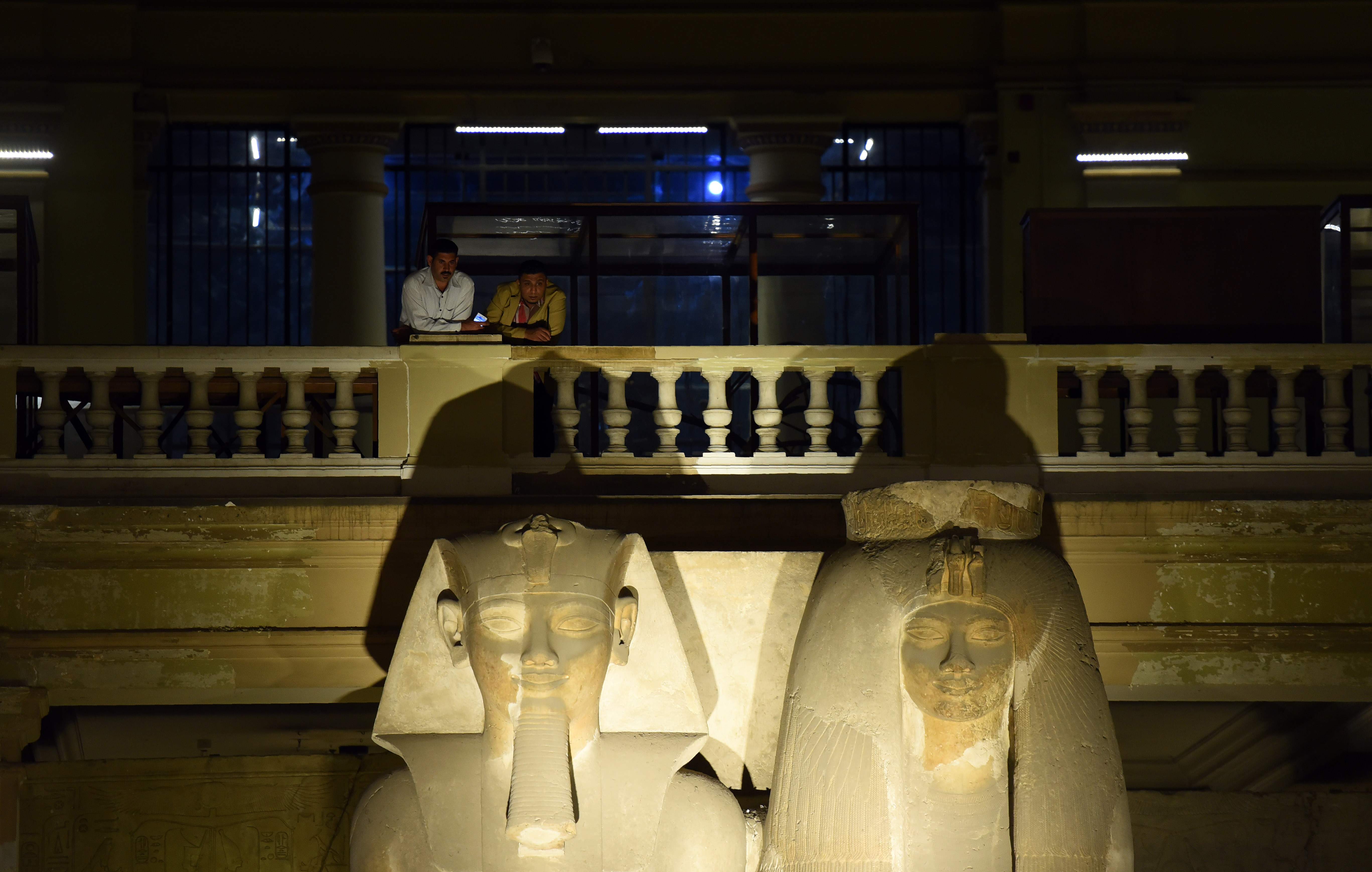 الآثار المصرية تشهد معرض ليلة الفن