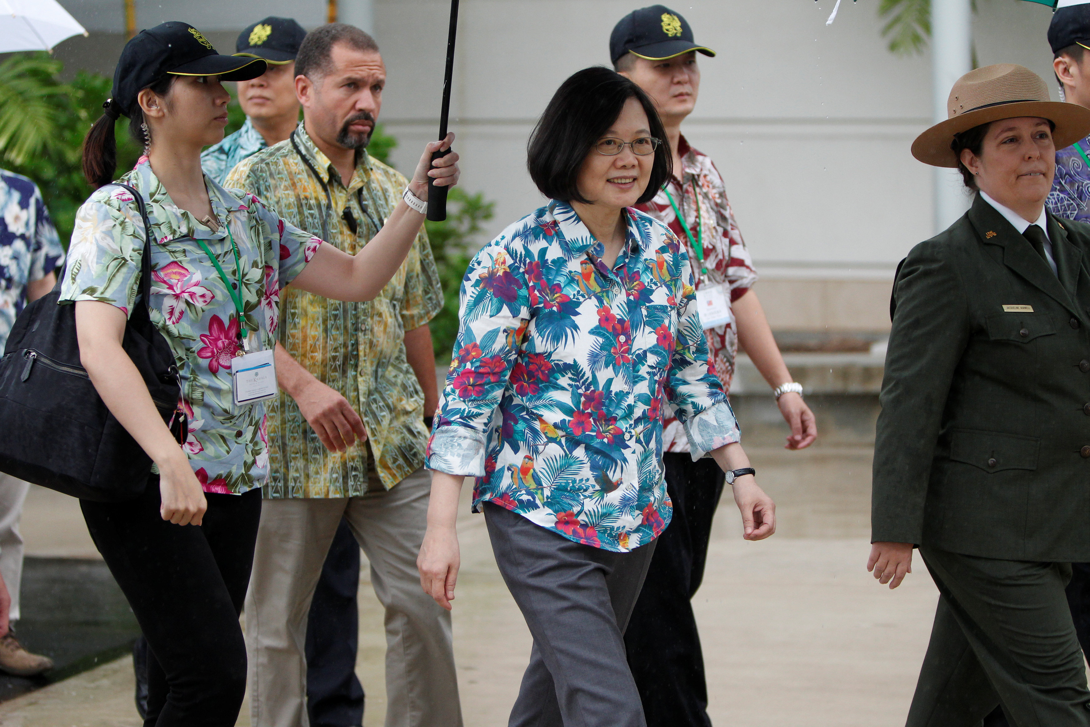 لحظة وصول رئيسة تايوان تساى إينج وين إلى هونولولو