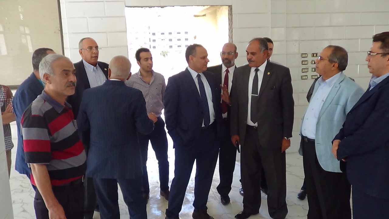 رئيس بحوث الصحراء   ومحمود صقر