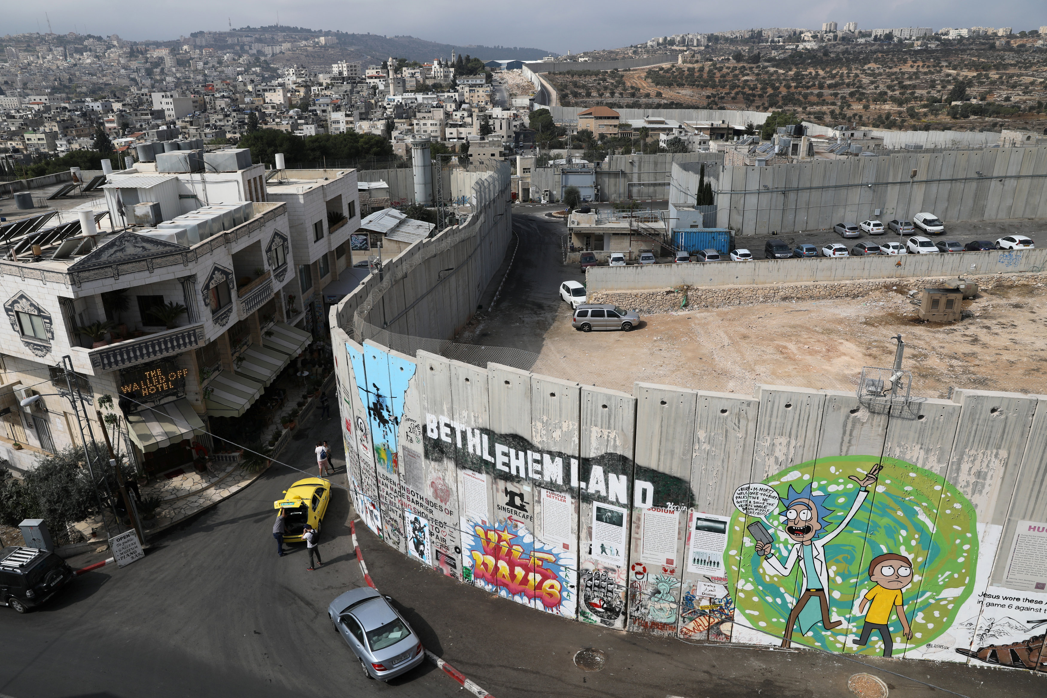 الجدار العازل حول الضفة الغربية فى فلسطين