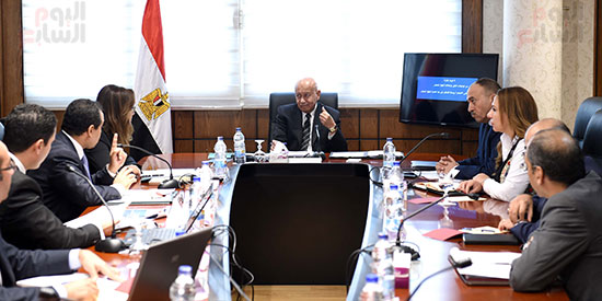 رئيس الوزراء يتابع خطوات نقل الوزارات والهيئات للعاصمة الإدارية الجديدة (2)