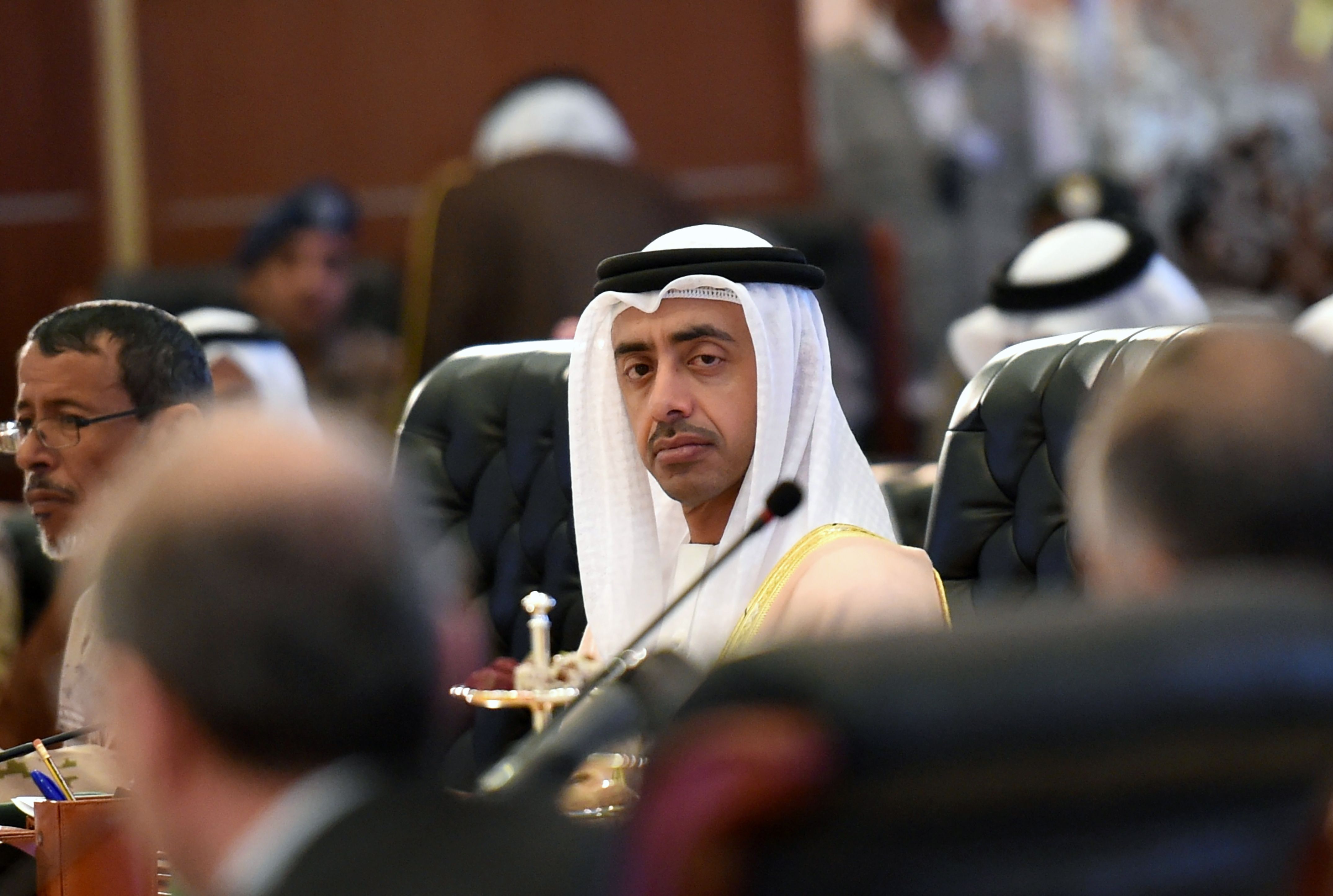 عبد الله بن زايد آل نهيان وزير خارجية الإمارات خلال الاجتماع