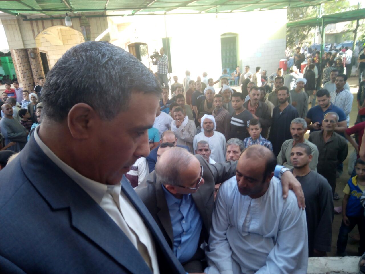 جنازه عسكرية لشهيد الشرطة بمسقط رأسه بقرية القشيش بشبين القناطر (3)