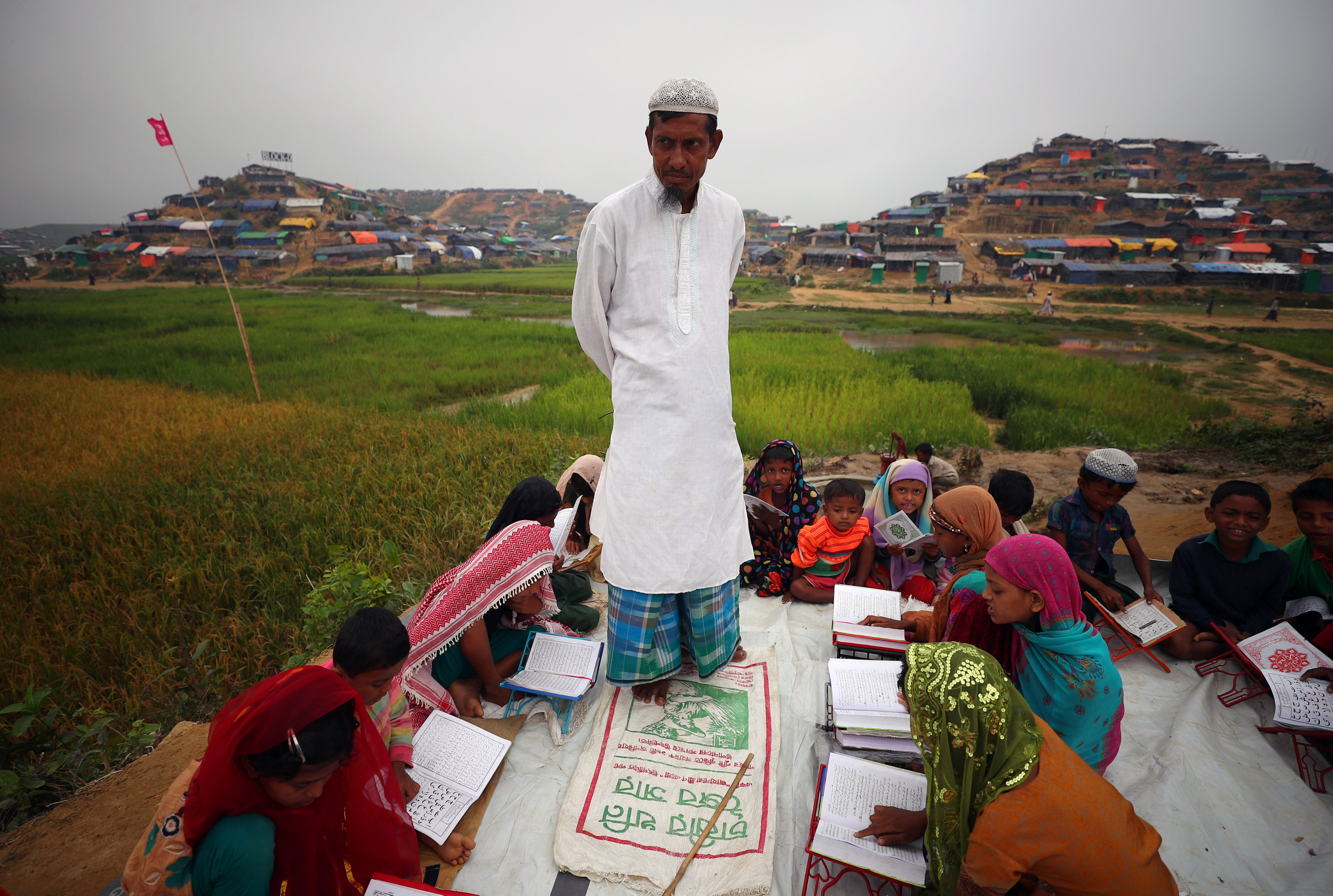 مسلمو الروهينجا يتعلمون القرآن فى بنجلاديش