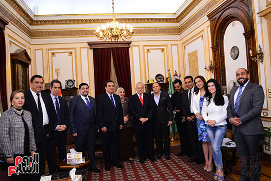 رئيس جامعة القاهرة يستقبل نجوم الإعلام المشاركين في الملتقي العربي الأول  (19)