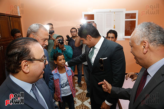 رجل الأعمال أحمد أبو هشيمة فى افتتاح قرية دندرة (9)