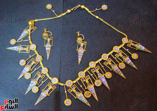 أحد قطع مجوهرات الملكة فريدة بمتحف المجوهرات