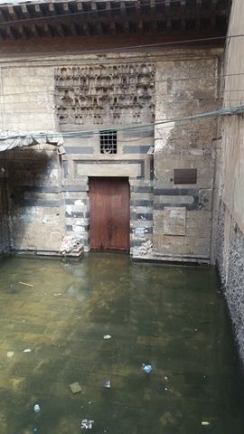 المسجد غارقا فى المياه