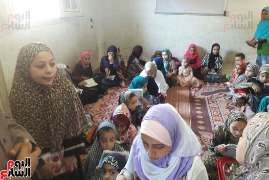 الأطفال فى كتاتيسب حفظ القرآن بكفر الشيخ