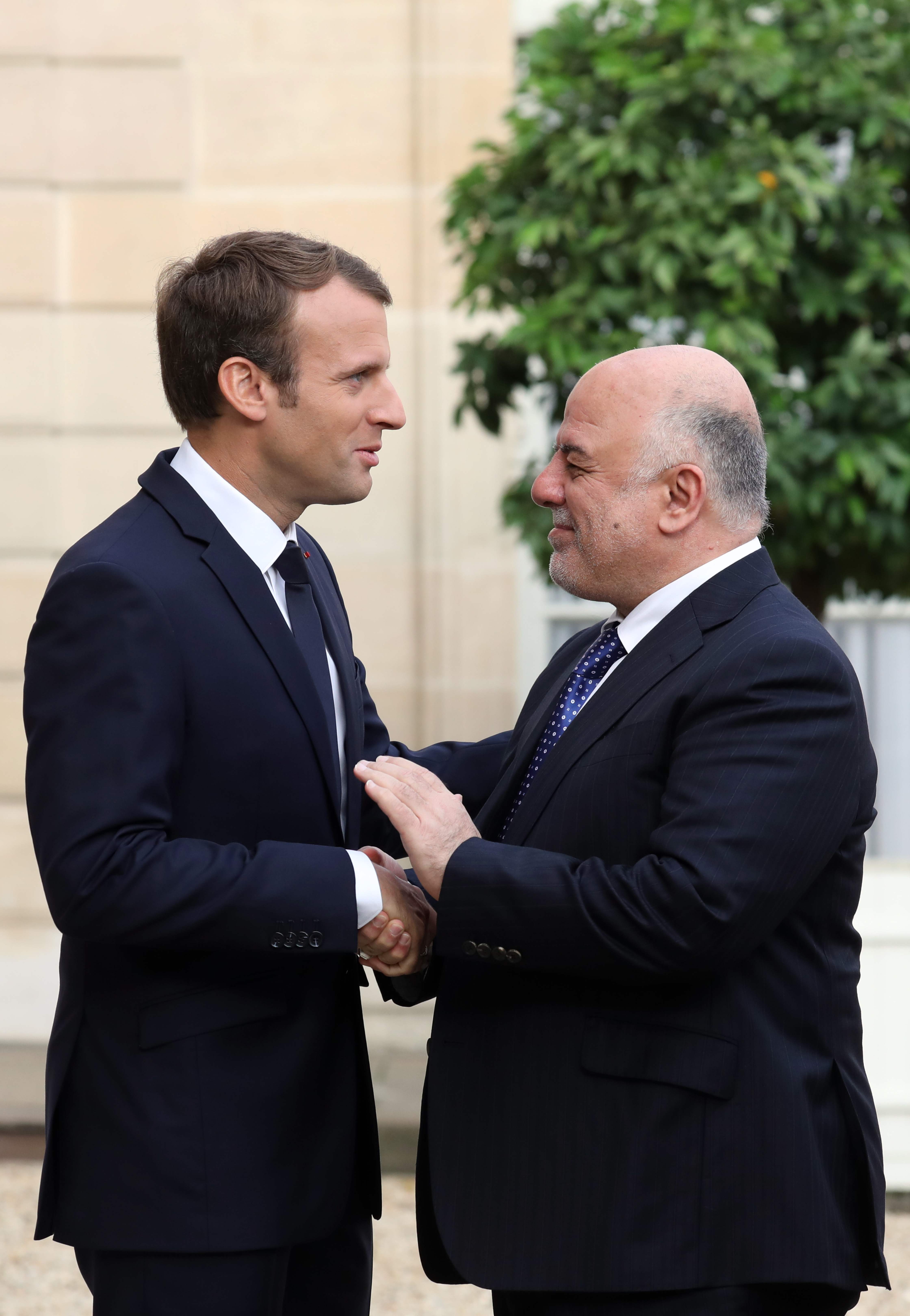 الرئيس الفرنسى فى استقبال رئيس وزراء العراق