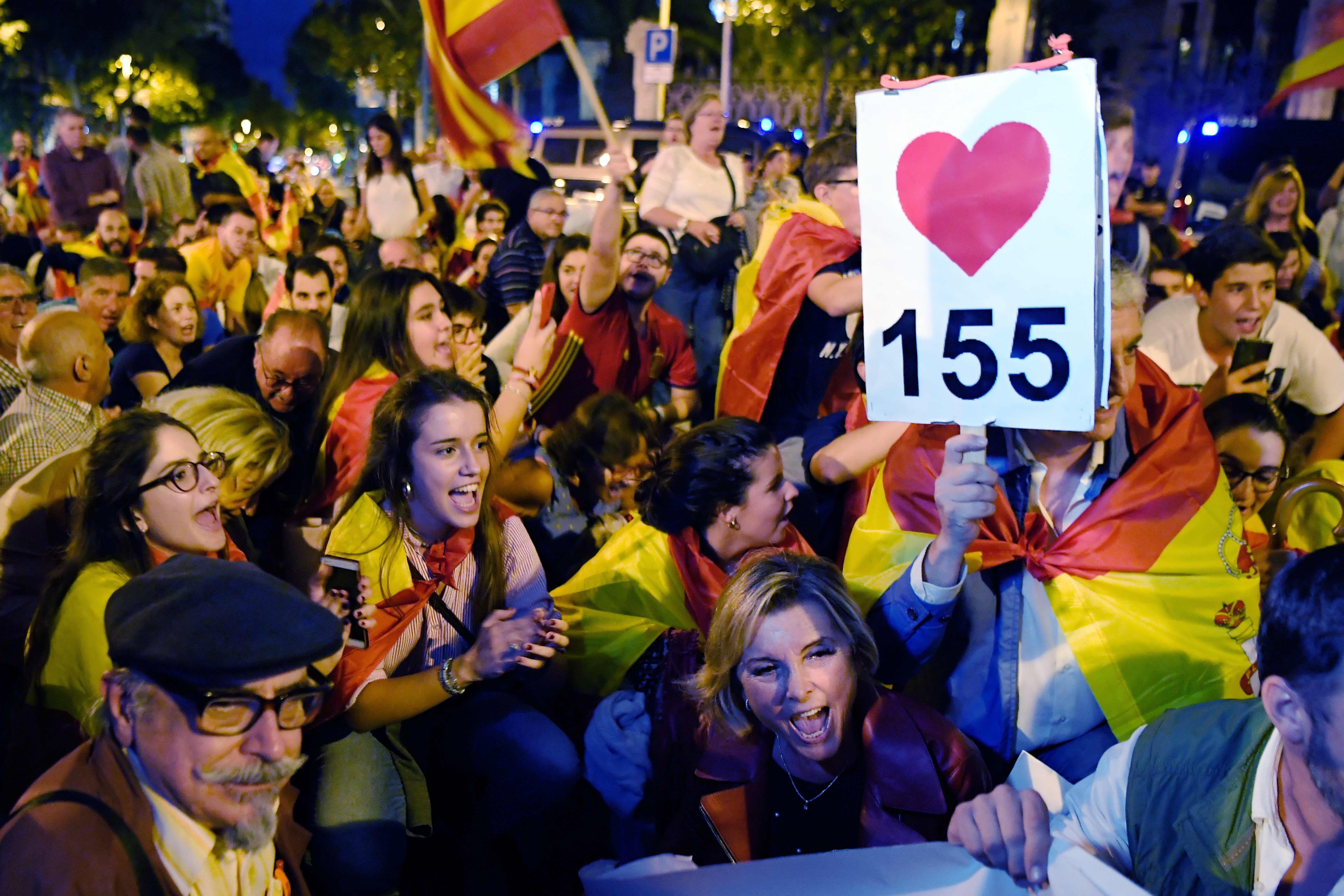 مظاهرات فى كتالونيا ترفض استقلال الإقليم عن إسبانيا