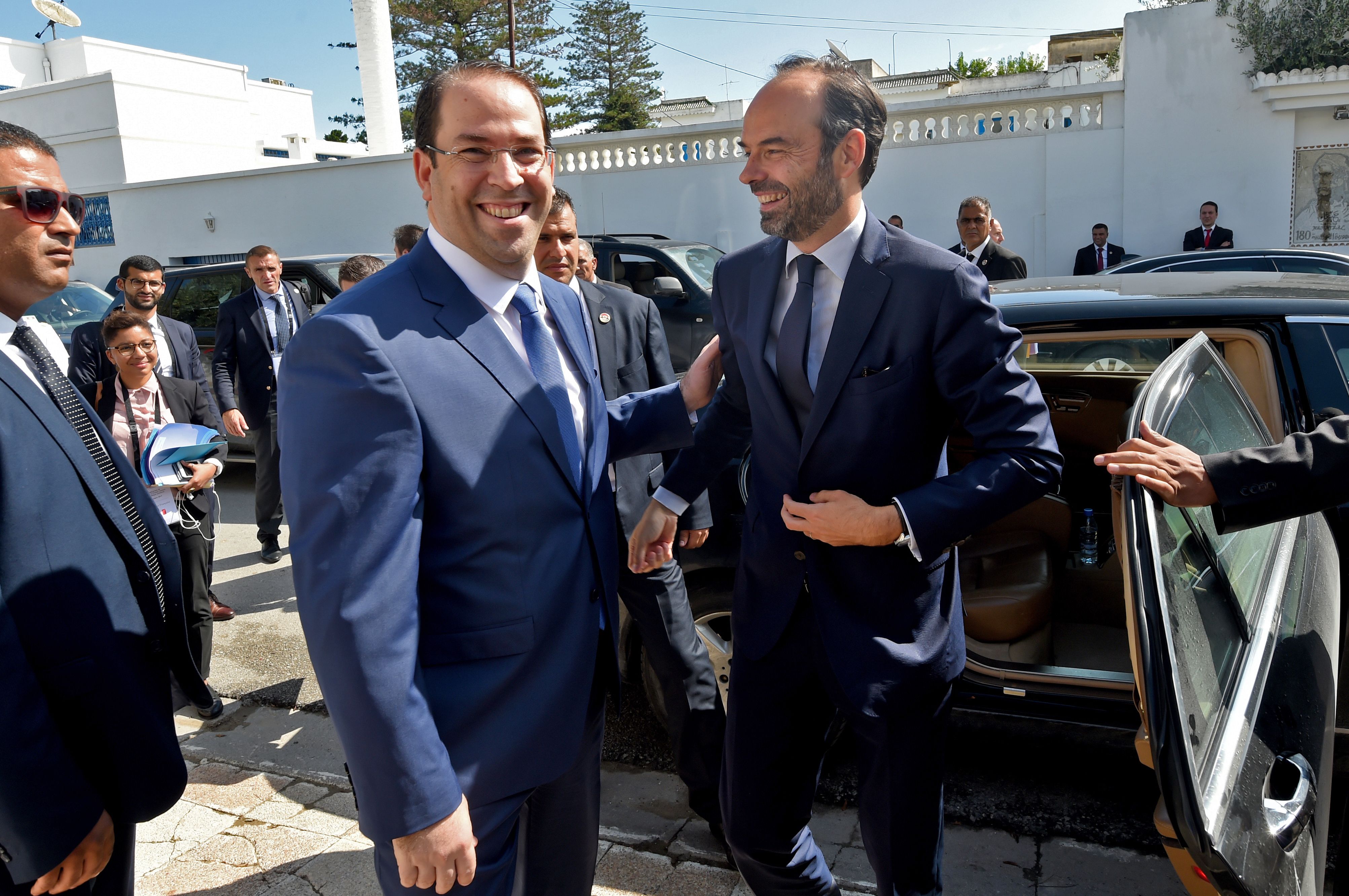 وصول رئيس وزراء فرنسا إلى تونس
