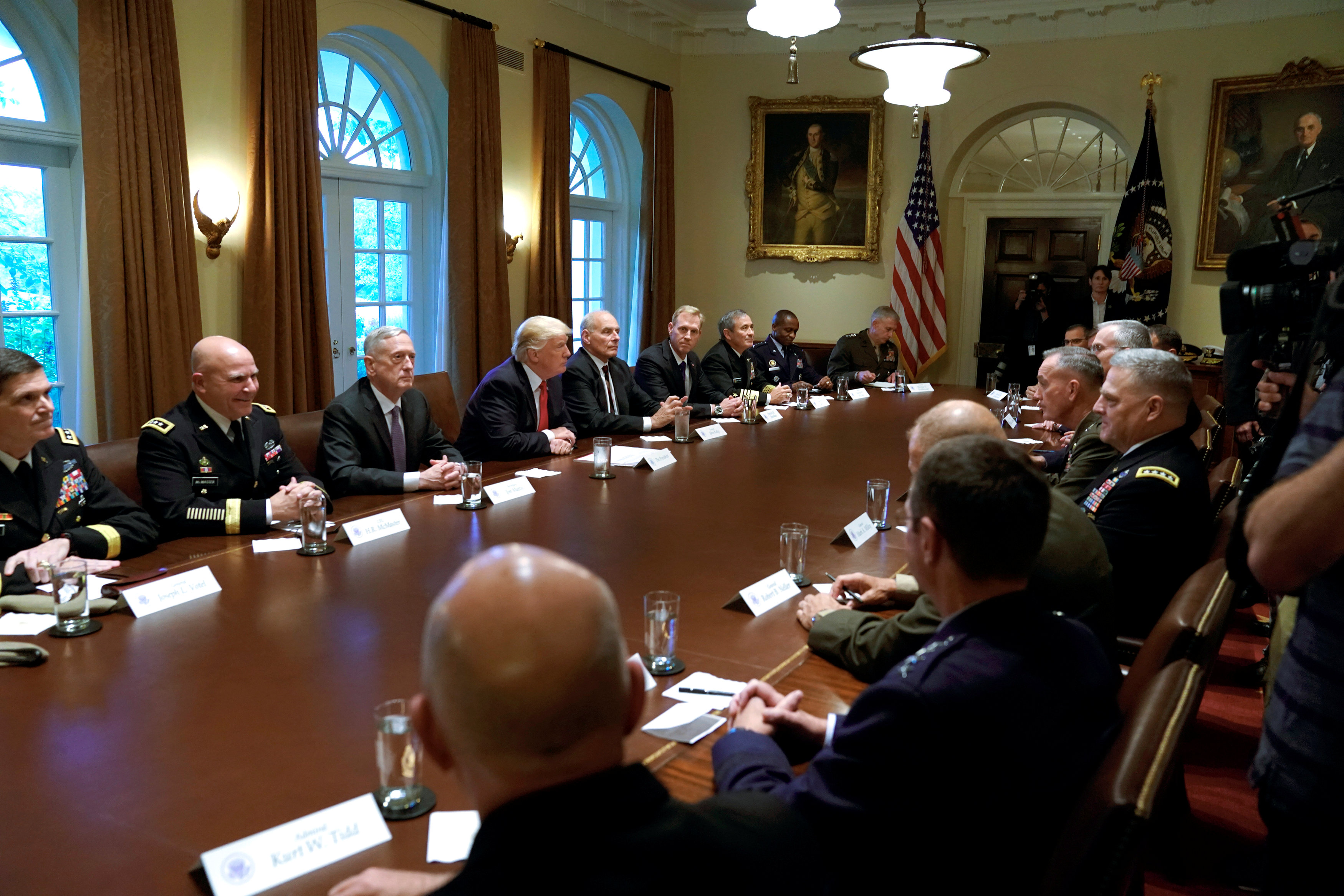 اجتماع القادة العسكريين الأمريكيين بحضور ترامب