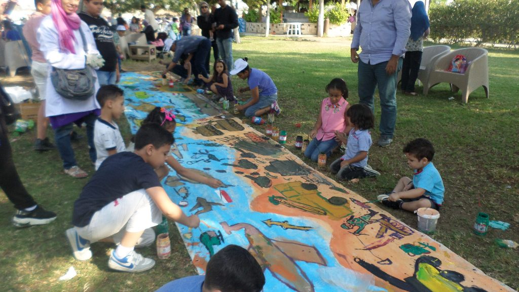 اطفال يرسمون لوحة عن انتصار اكتوبر بالاسماعيلية (5)