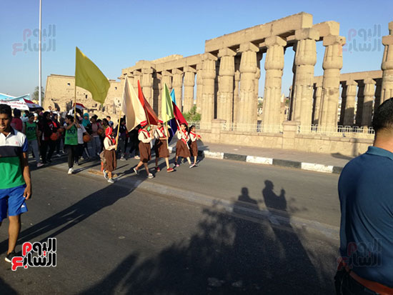 اطفال البراعم والثقافة خلال مسيرة نصر اكتوبر
