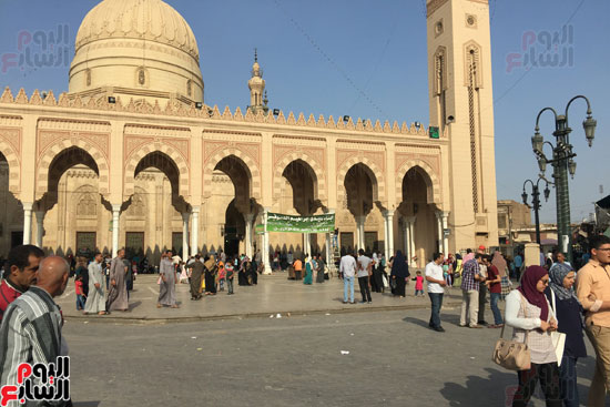 ساحة المسجد الأحمدى
