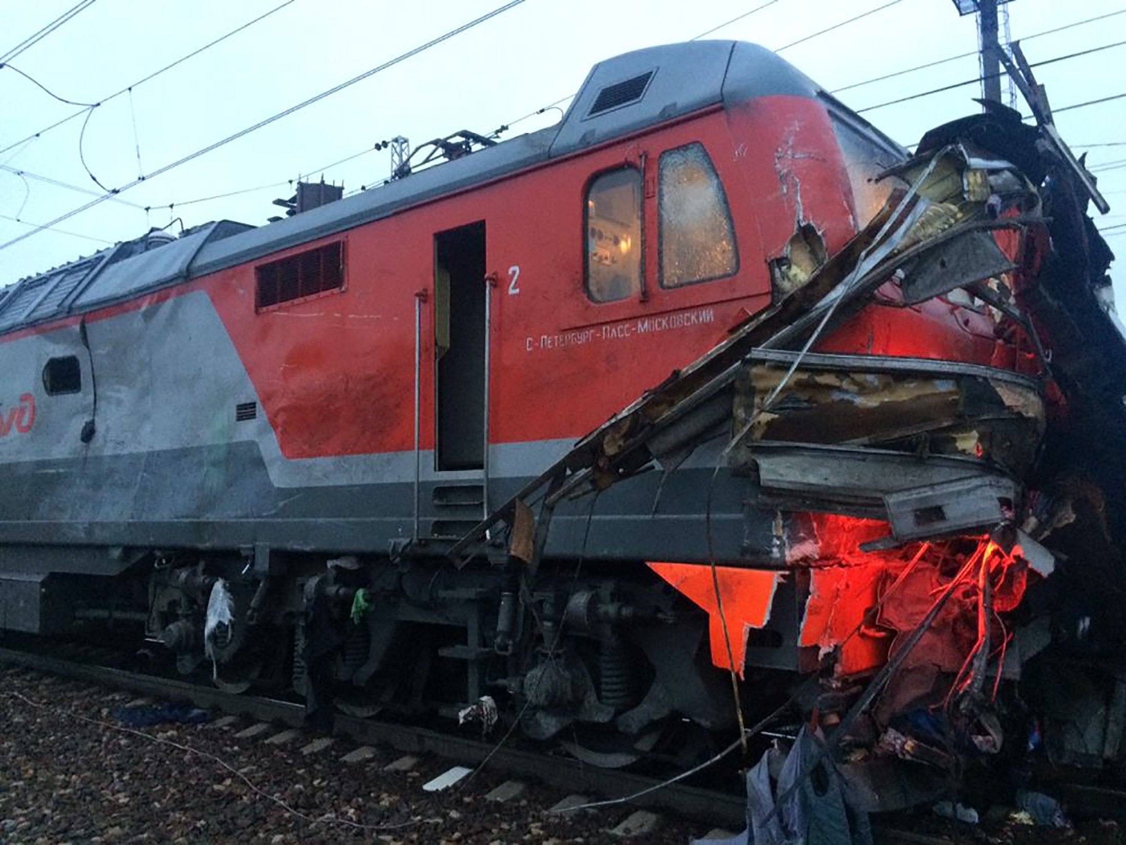 ارتفاع حصيلة ضحايا حادث تصادم حافلة ركاب بقطار بروسيا لـ21 قتيلا