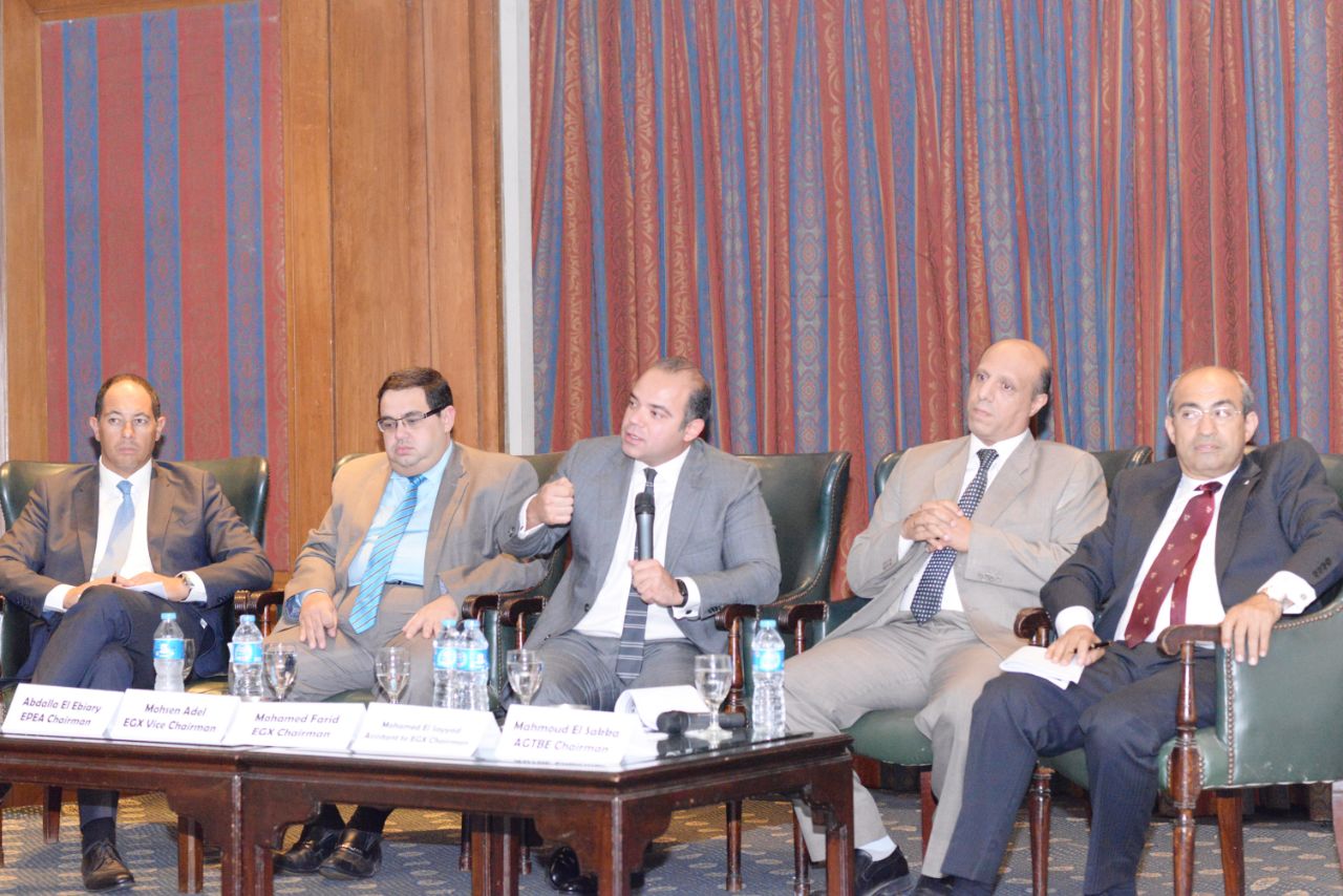 محمد فريد رئيس البورصة خلال ندوة الجمعية البريطانية
