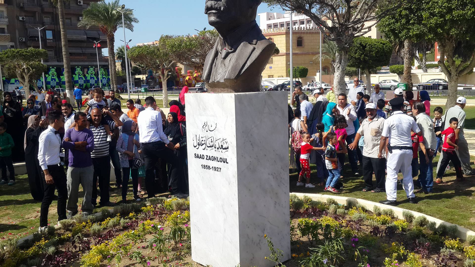إزاحة الستار عن تمثال سعد زغلول