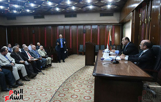 المستشار عمر مروان وزير شئون مجلس النواب يلتقى عدد من ممثلى الجمعيات الأهلية والاتحاد العام للجمعيات الأهلية  (13)