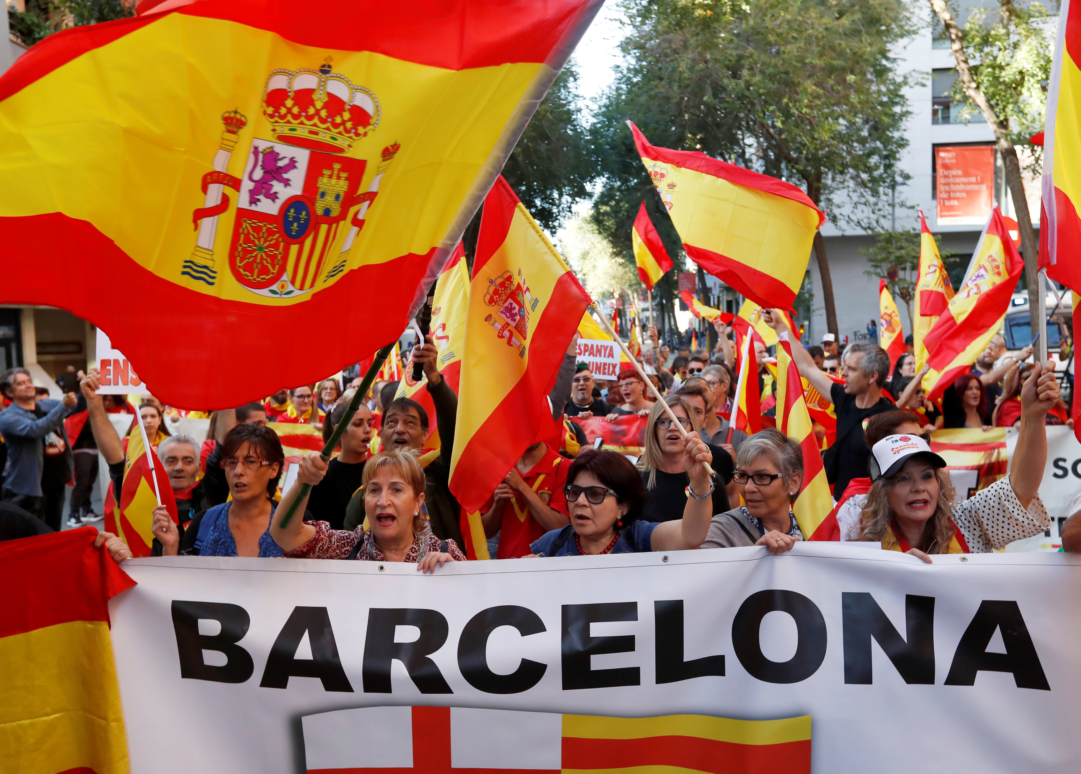جانب من الاحتجاجات فى إسبانيا ضد الانفصال