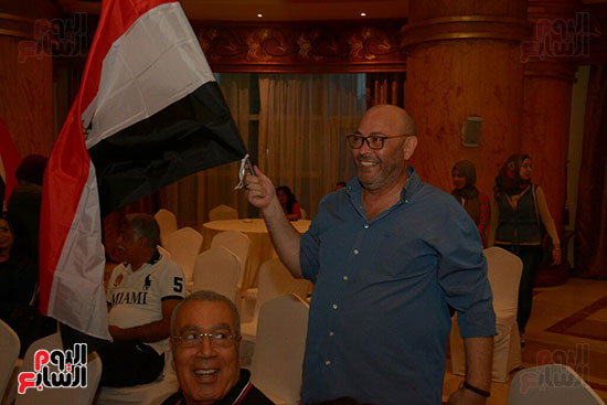 الفنانيين يشجعون منتخب مصر (4)