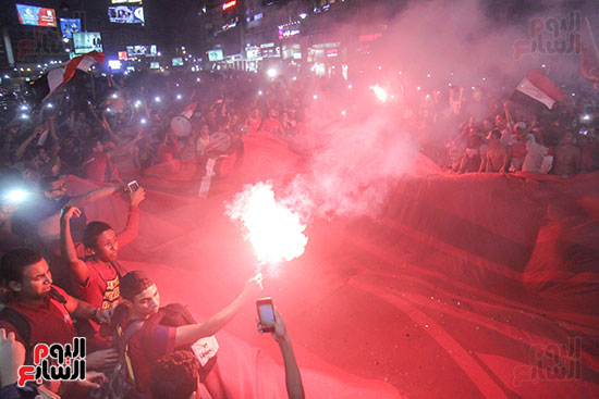 احتفالات المصريين فى الشارع (19)