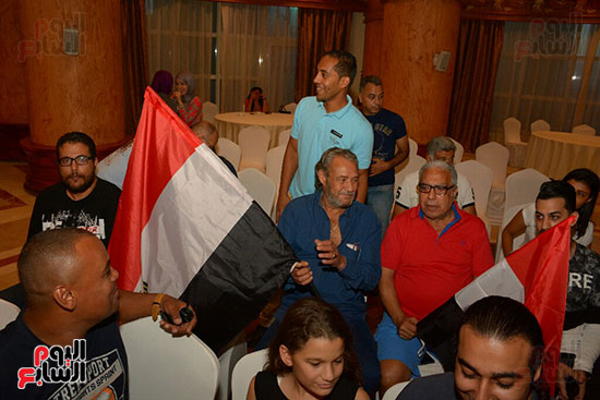 الفنانيين يشجعون منتخب مصر (14)