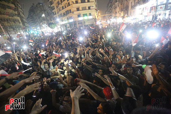 فرحة المصريين بميدان التحرير (10)