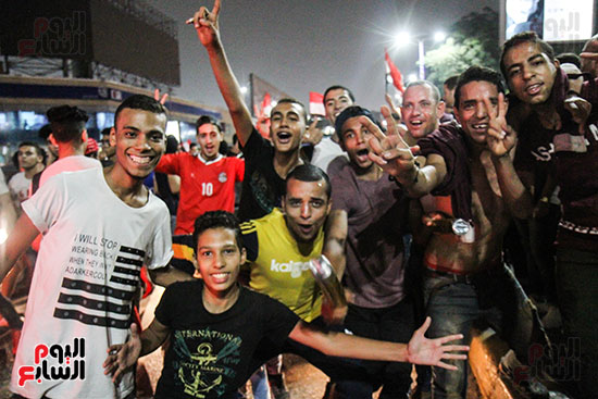 احتفالات المصريين فى الشارع (28)