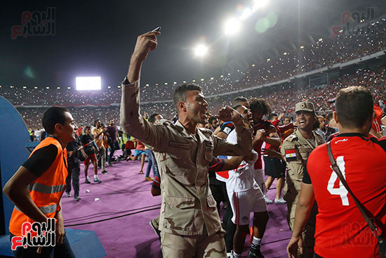 فرحة الفوز بمباراه مصر والكونغو (2)