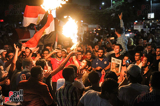 احتفالات المصريين فى الشارع (34)