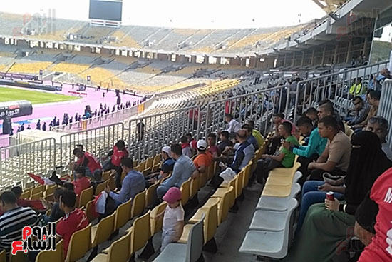 توافد المواطنين علي استاد مباراة مصر والكونغو