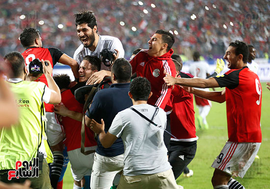 فرحة الفوز بمباراه مصر والكونغو (22)