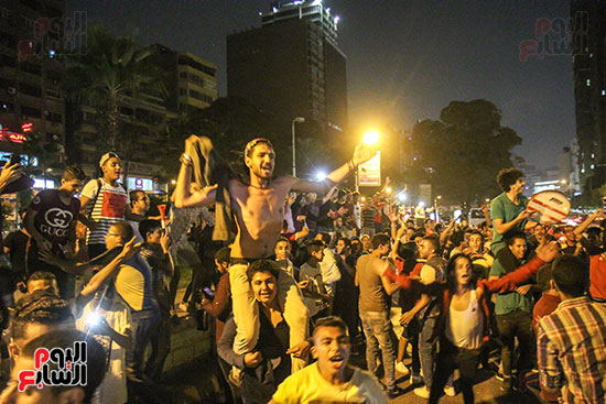 احتفالات المصريين فى الشارع (5)