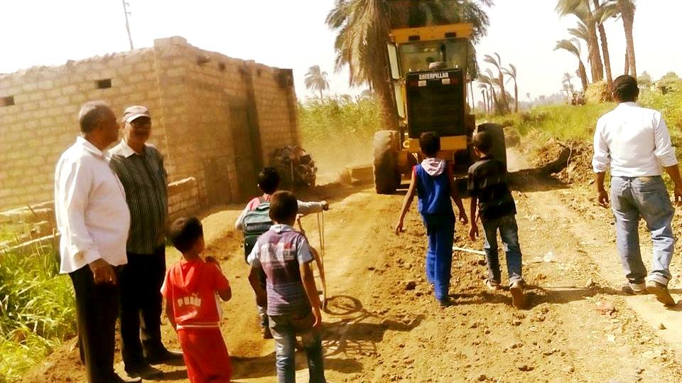 رفع 35 طن تراكمات وأتربة ونظافة شوارع بمدينة طهطا (6)