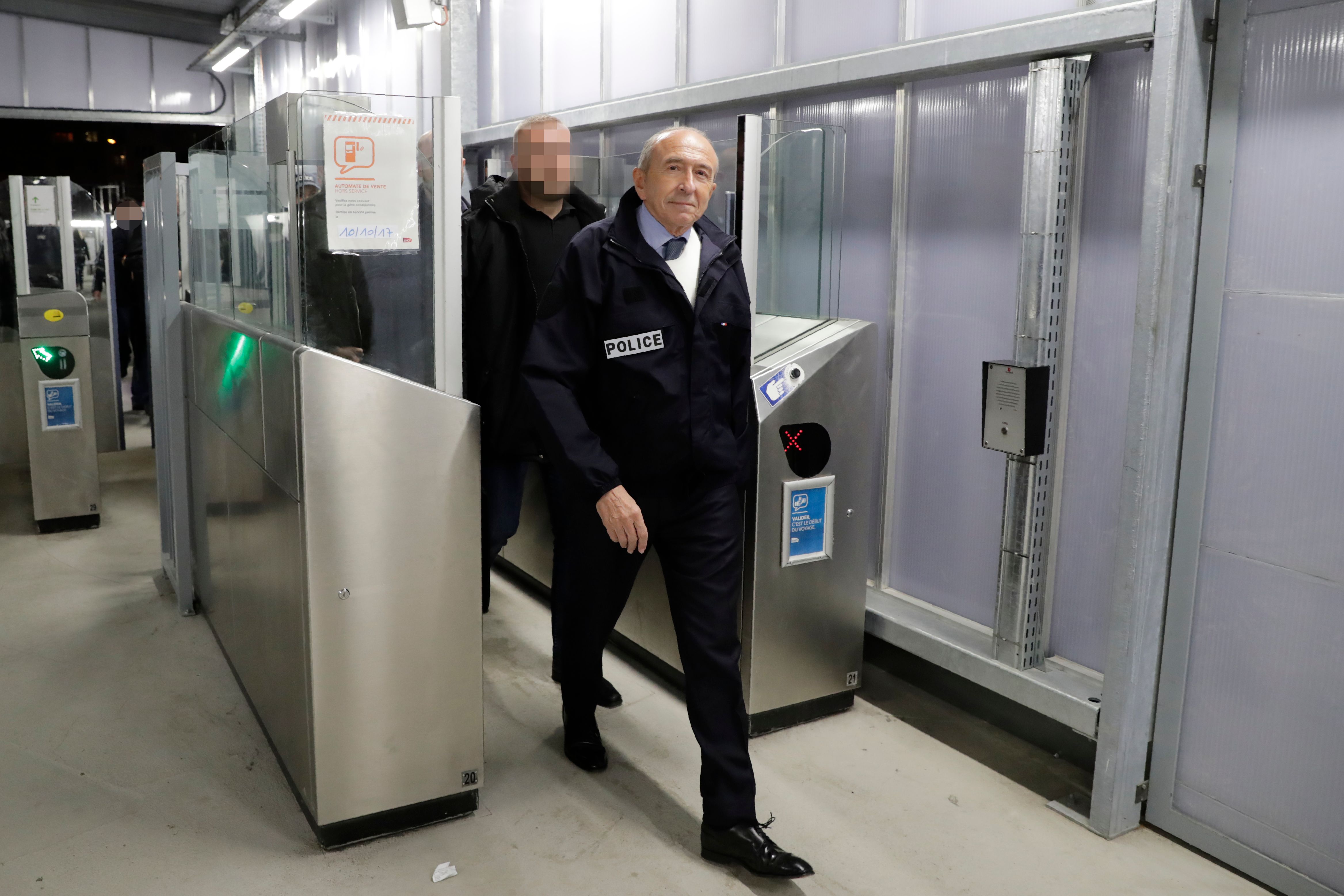 وزير الداخلية الفرنسى يزور محطة قطارات بباريس