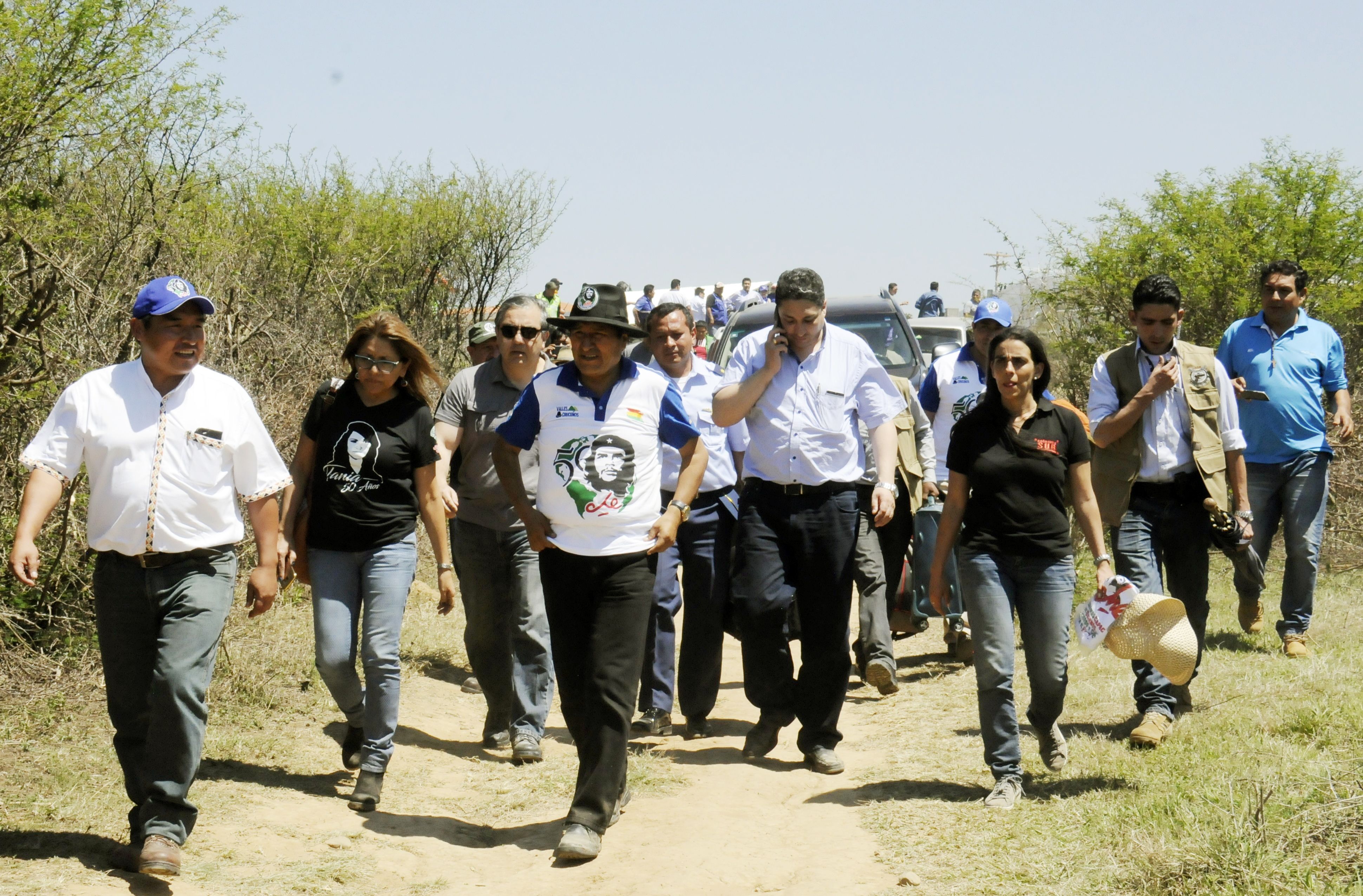 رئيس بوليفيا يقود مسيرة خلال إحياء ذكرى رحيل جيفارا