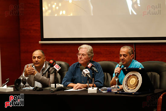 تكريم حسين فهمى مهرجان الاسكندريه السينمائى (10)